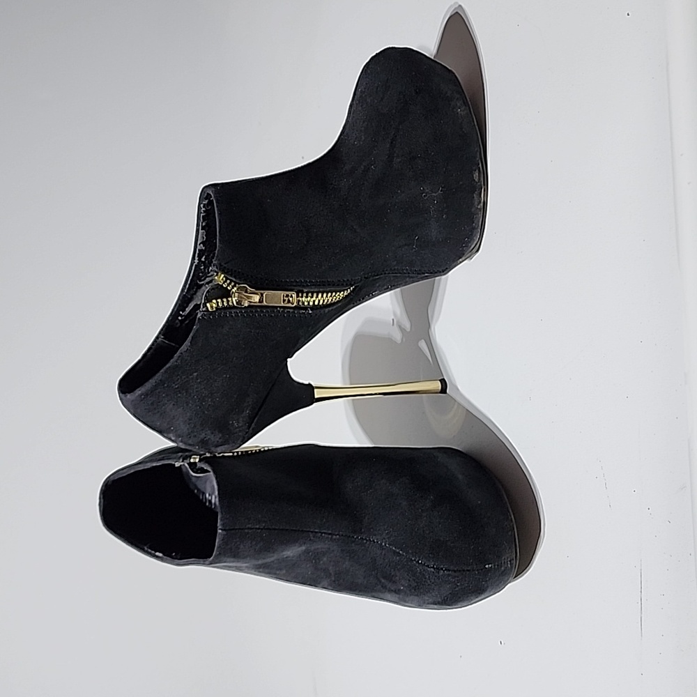 Forever 21 suede booties
